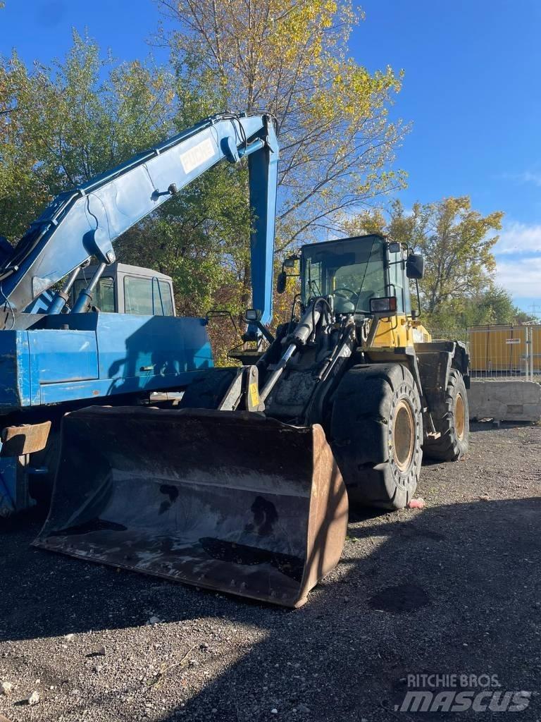 Komatsu WA 200 PT-5 Wheel Loaders