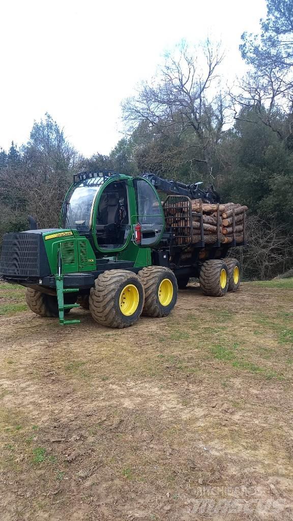 John Deere 1110 E Forwarders
