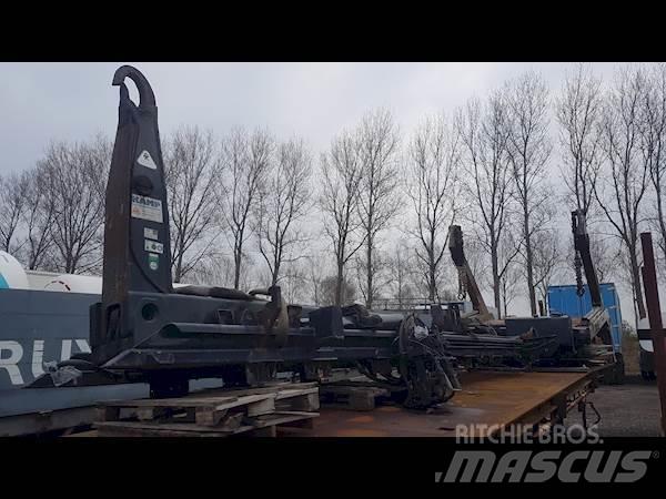 Atlas 25 TON Hooklifts