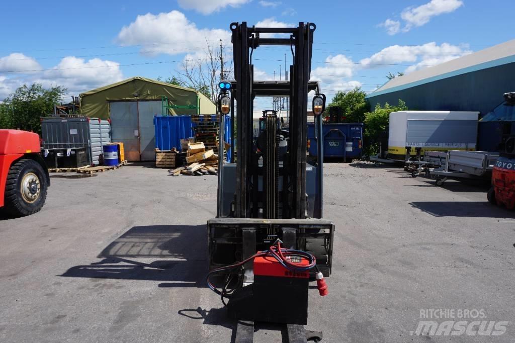 Toyota 8FBMT35 Electric Forklifts