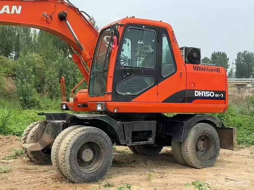 Doosan 150 W-7 Wheeled excavators