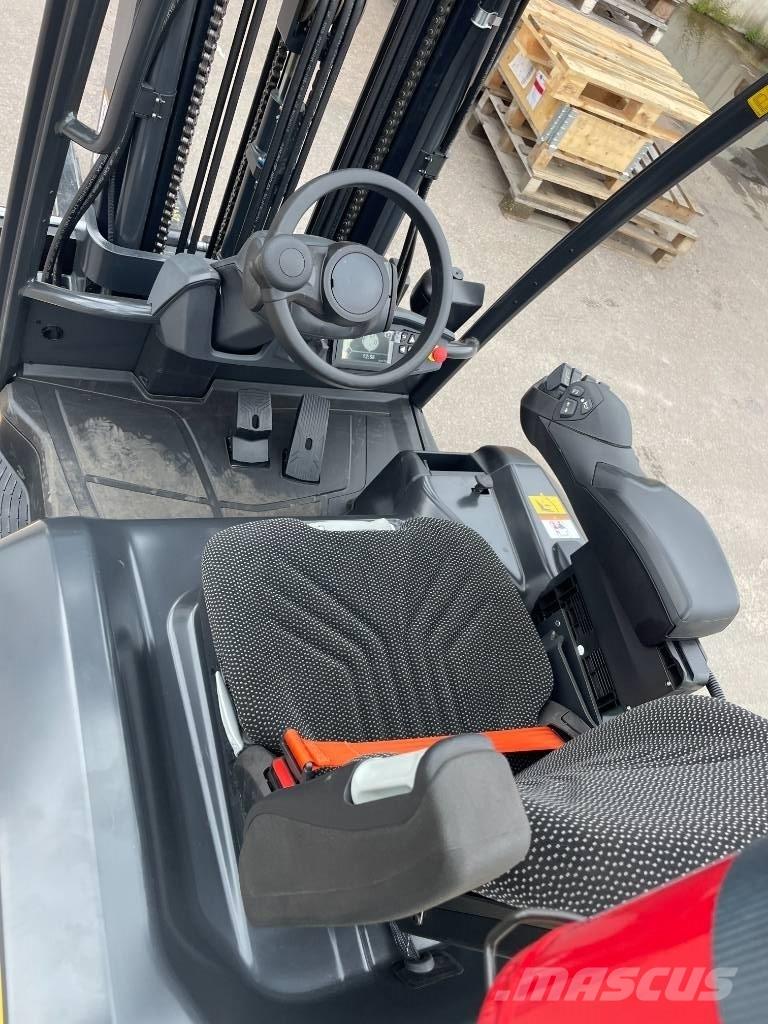 CAT 1,8 Electric Forklifts