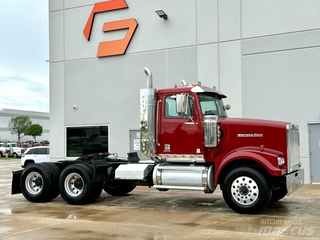 Western Star 4900 Conventional Trucks / Tractor Trucks