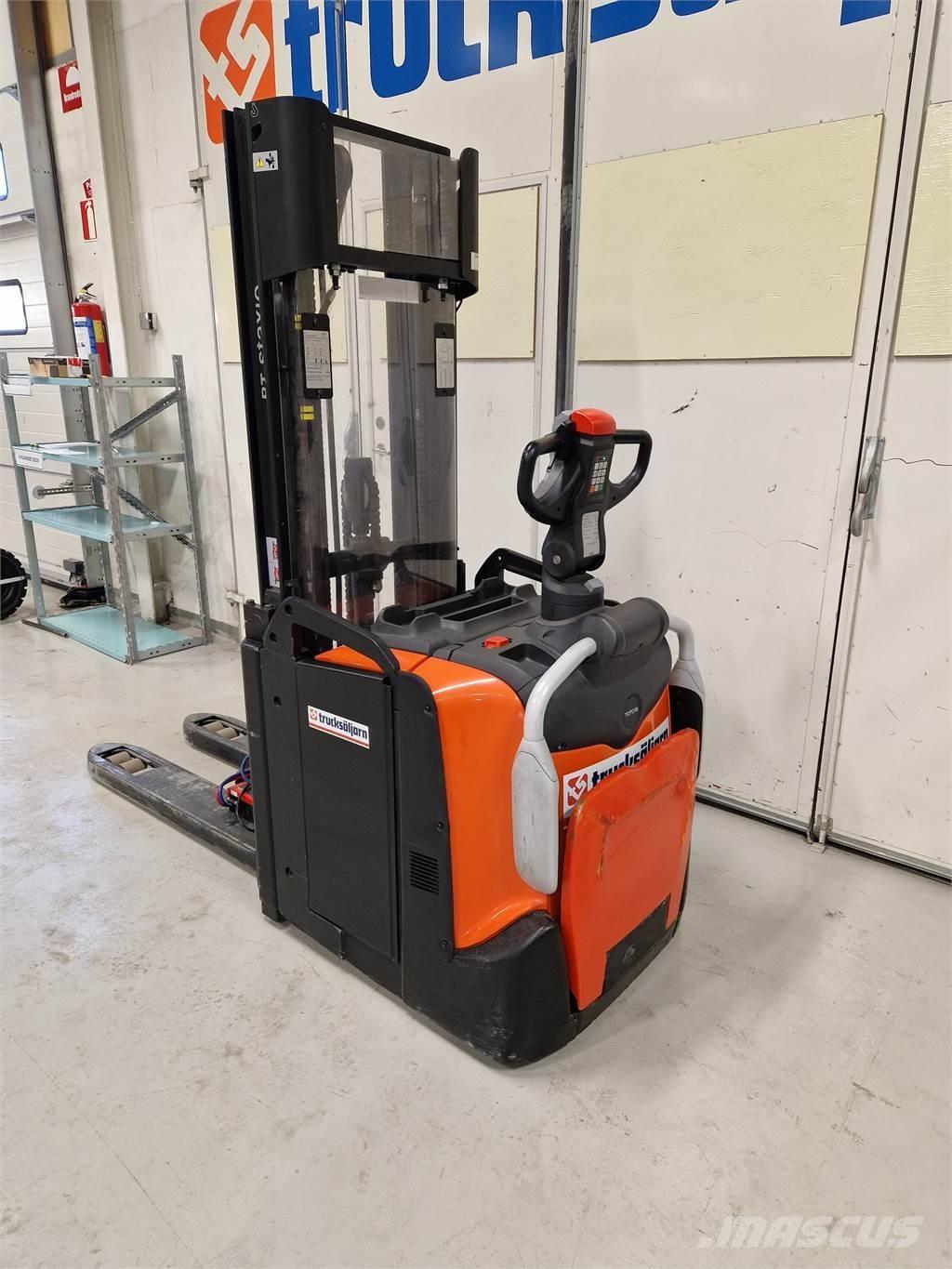 Toyota SPE120L Self Propelled Stackers