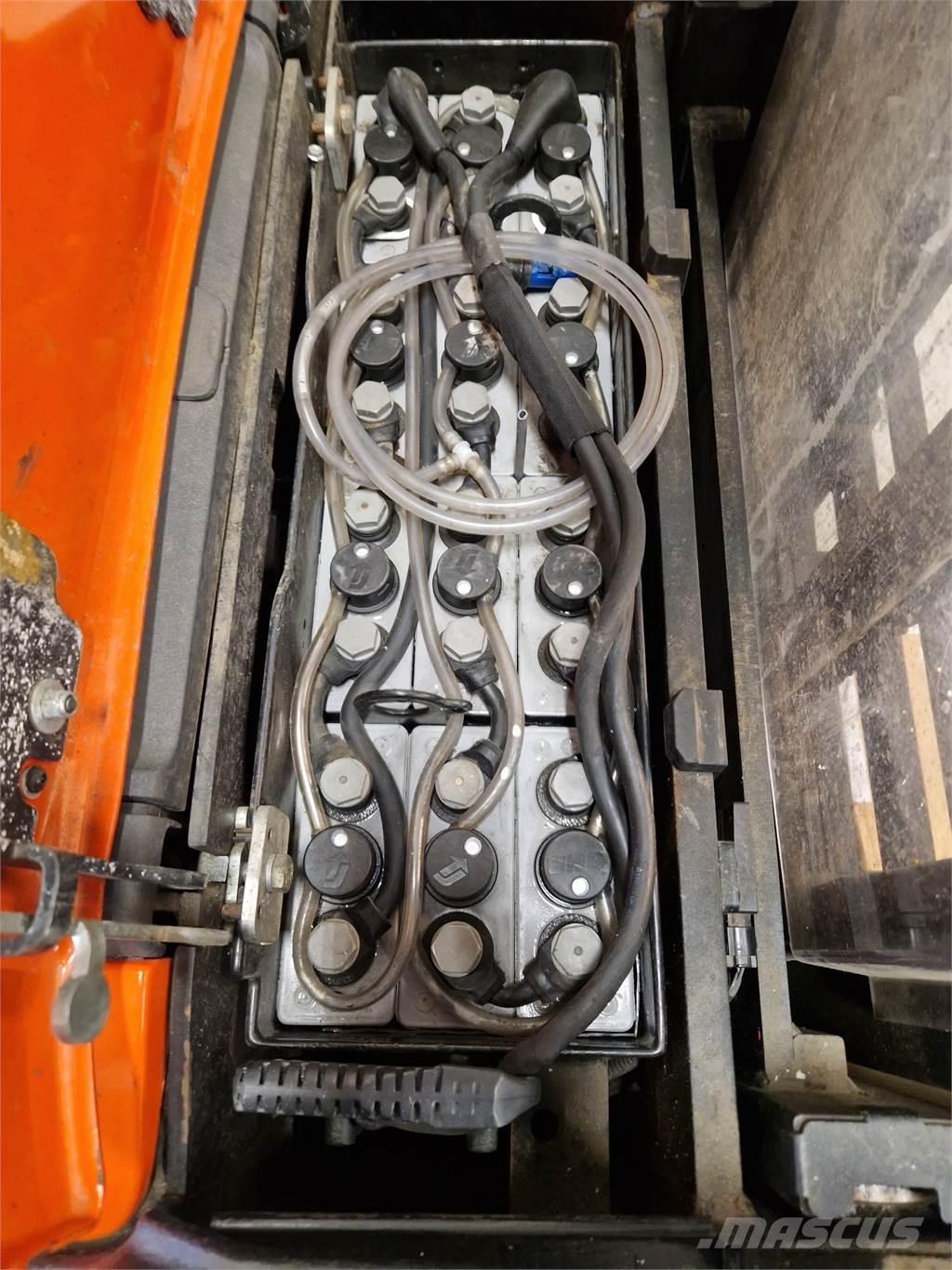 Toyota SPE120L Self Propelled Stackers
