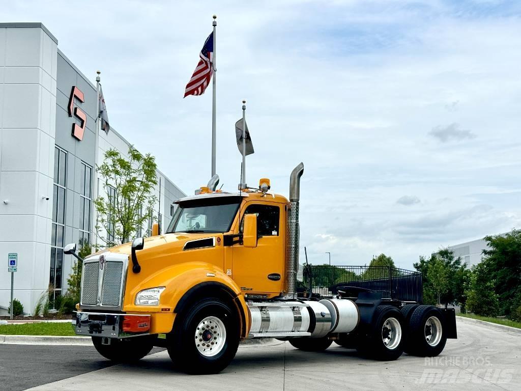 Kenworth T880 Conventional Trucks / Tractor Trucks