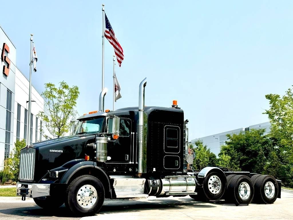 Kenworth T 800 Conventional Trucks / Tractor Trucks