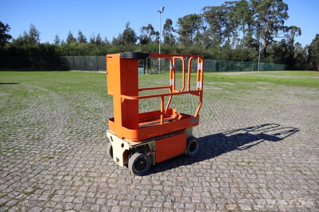 JLG 1230ES Vertical mast lifts