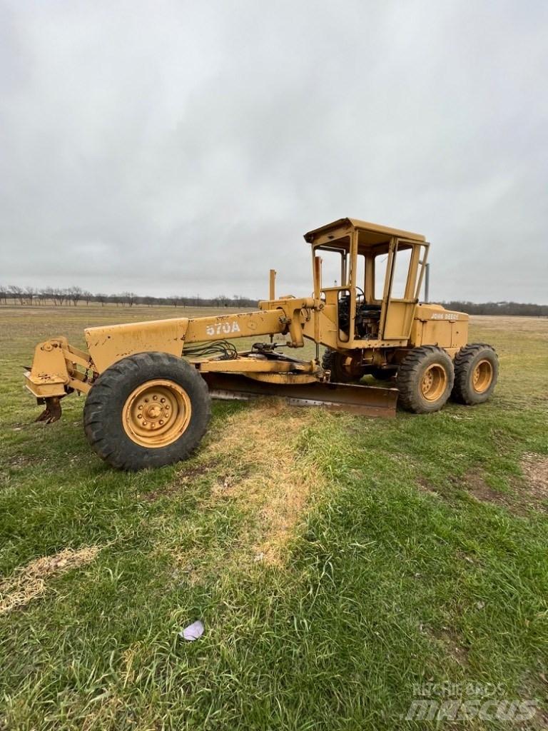 DEERE 570A Motor Graders