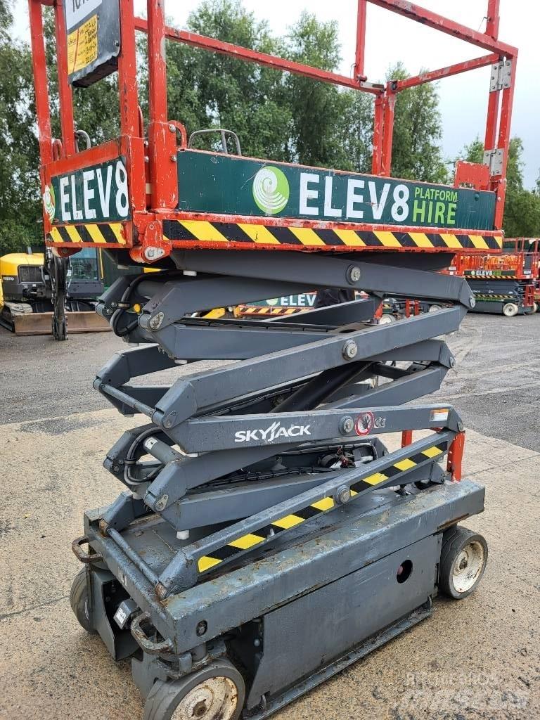 SkyJack 32/19 Scissor Lifts