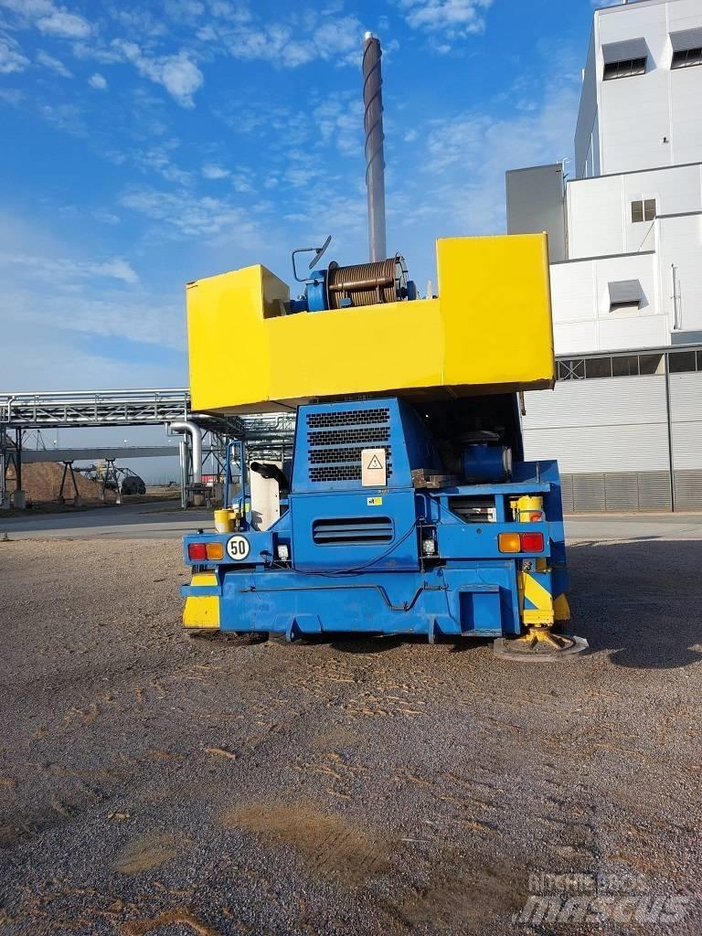 Tadano GR 700 EXL Rough Terrain Cranes
