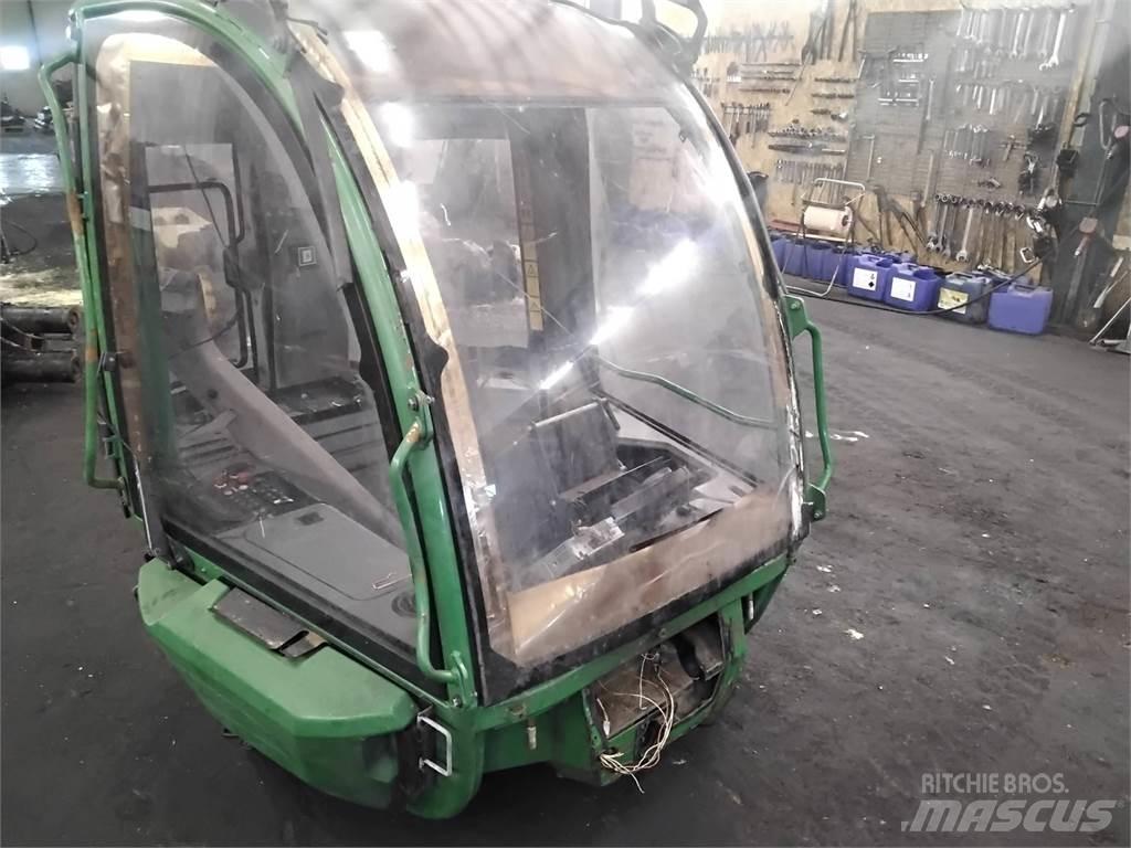 John Deere 1270E Cabins and interior