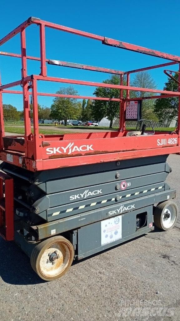 SkyJack SJ4626 Scissor Lifts