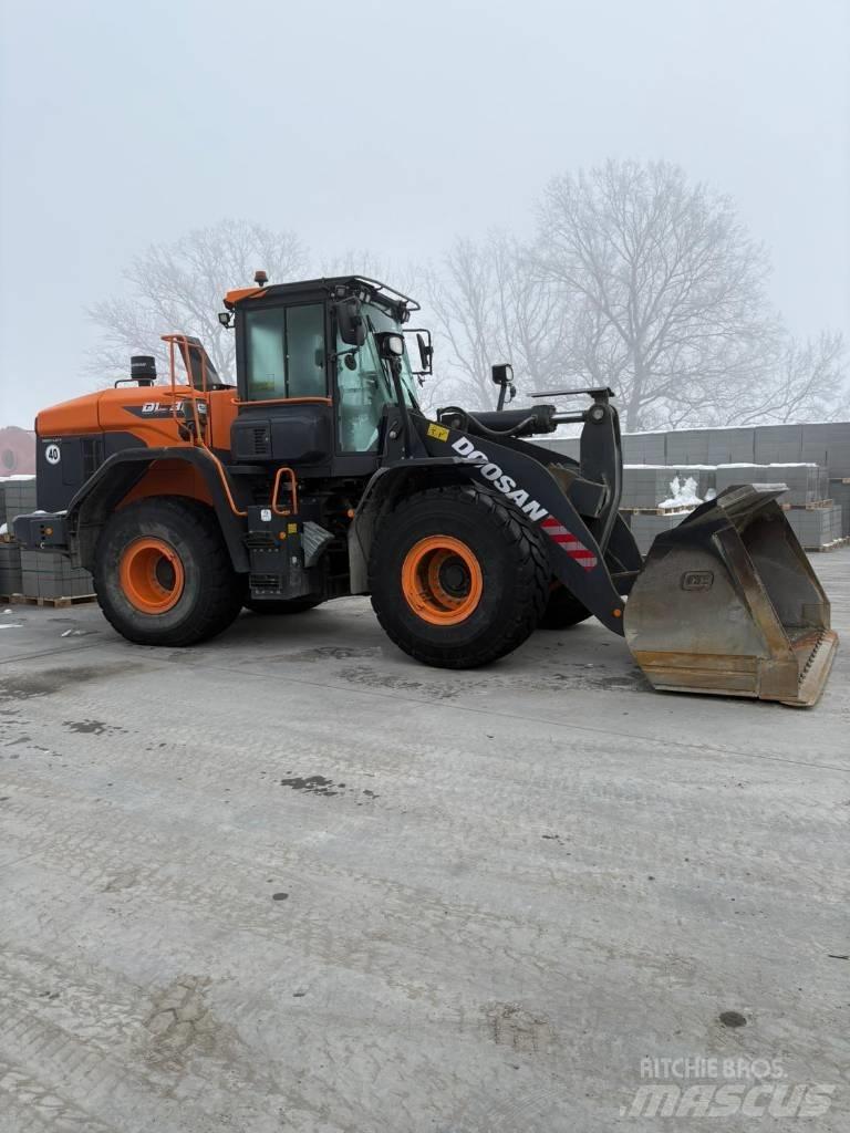 Doosan DL 320-7 Wheel Loaders