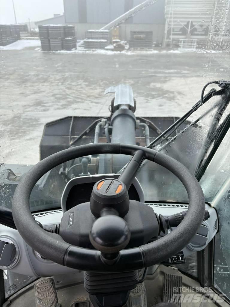 Doosan DL 320-7 Wheel Loaders