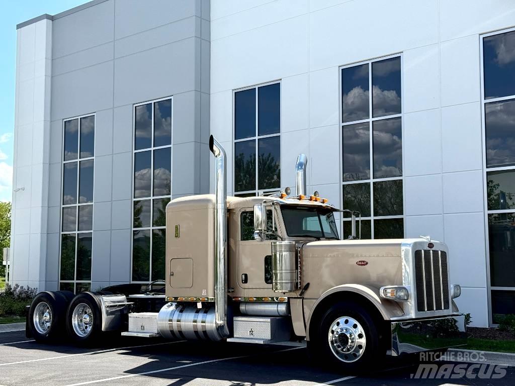 Peterbilt 389 Conventional Trucks / Tractor Trucks
