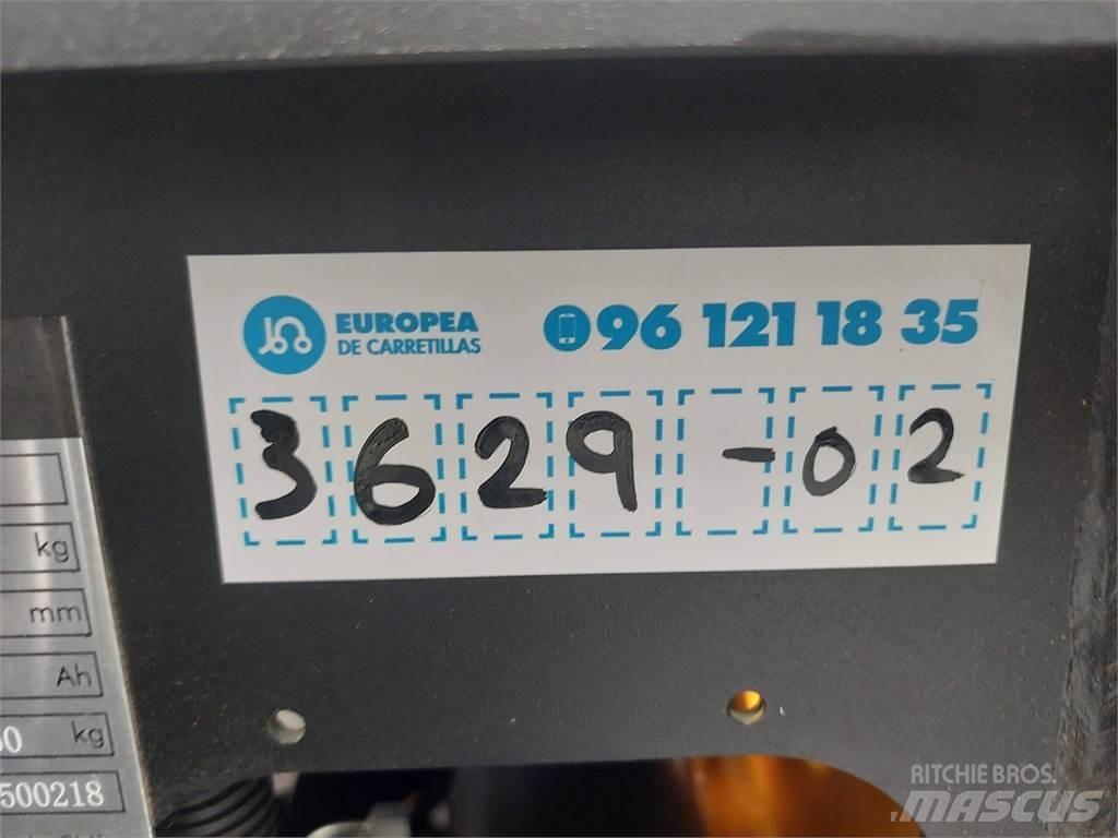  EFL253 Electric Forklifts