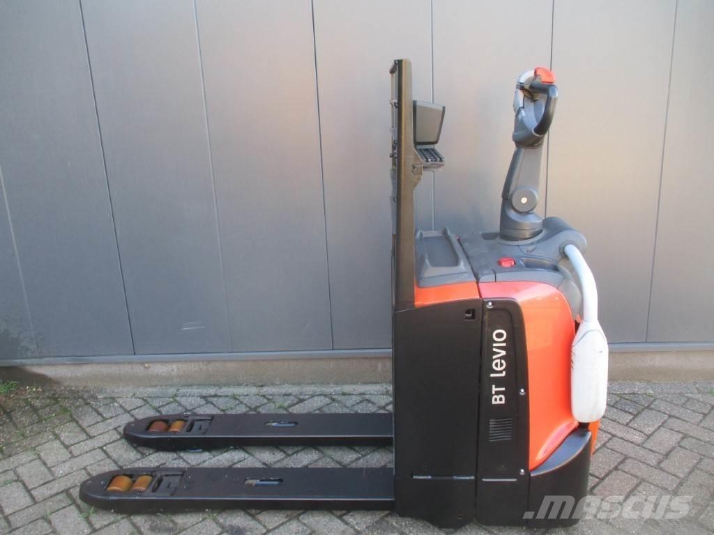 Toyota LPE 200 Low lifter with platform