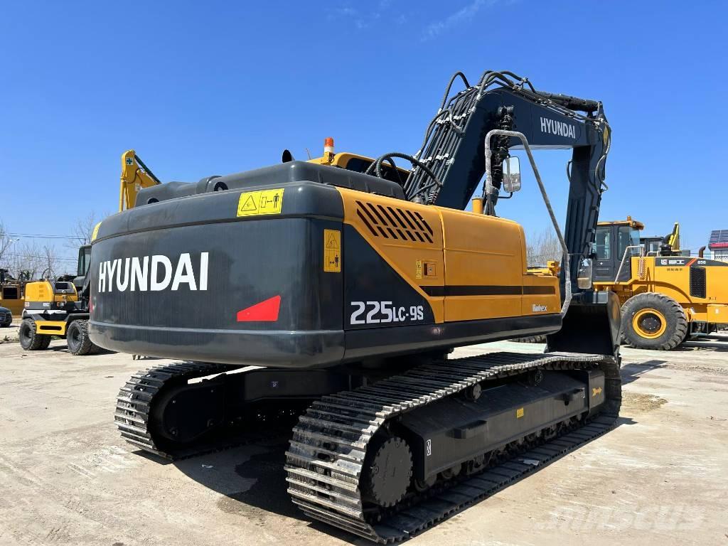 Hyundai 225lc-9s Mini excavators  7t - 12t