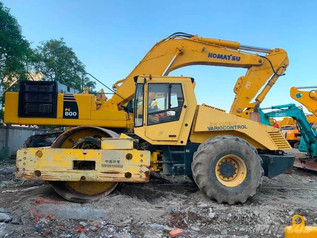 Bomag BW 225 D-3 Twin drum rollers