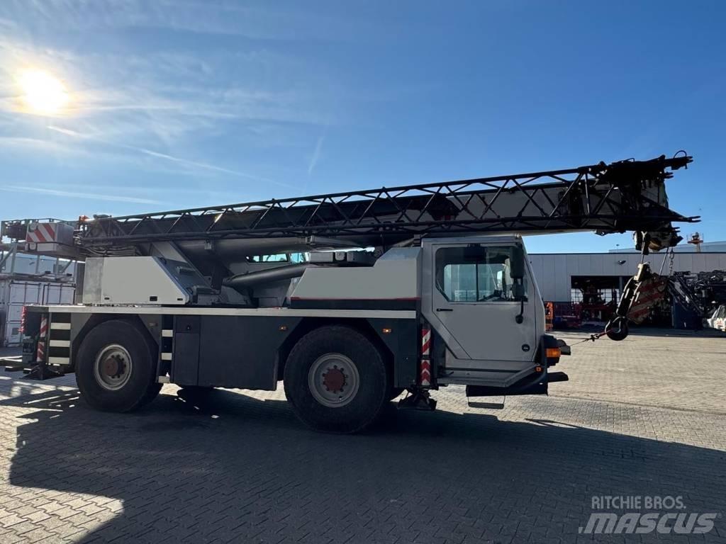 Liebherr LTM 1030-2 Mobile and all terrain cranes