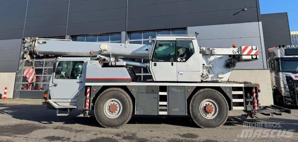 Liebherr LTM 1030-2 Mobile and all terrain cranes