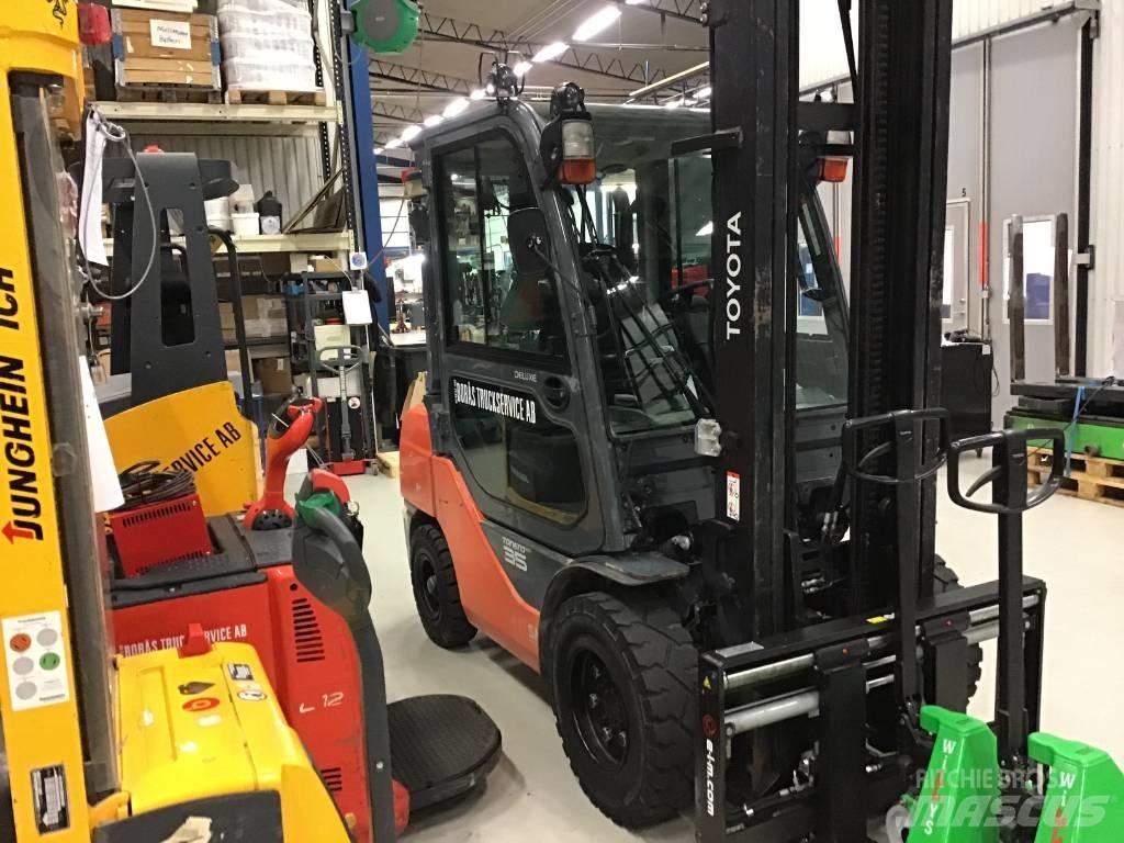 Toyota 06-8 FDJ 35 F Diesel Forklifts
