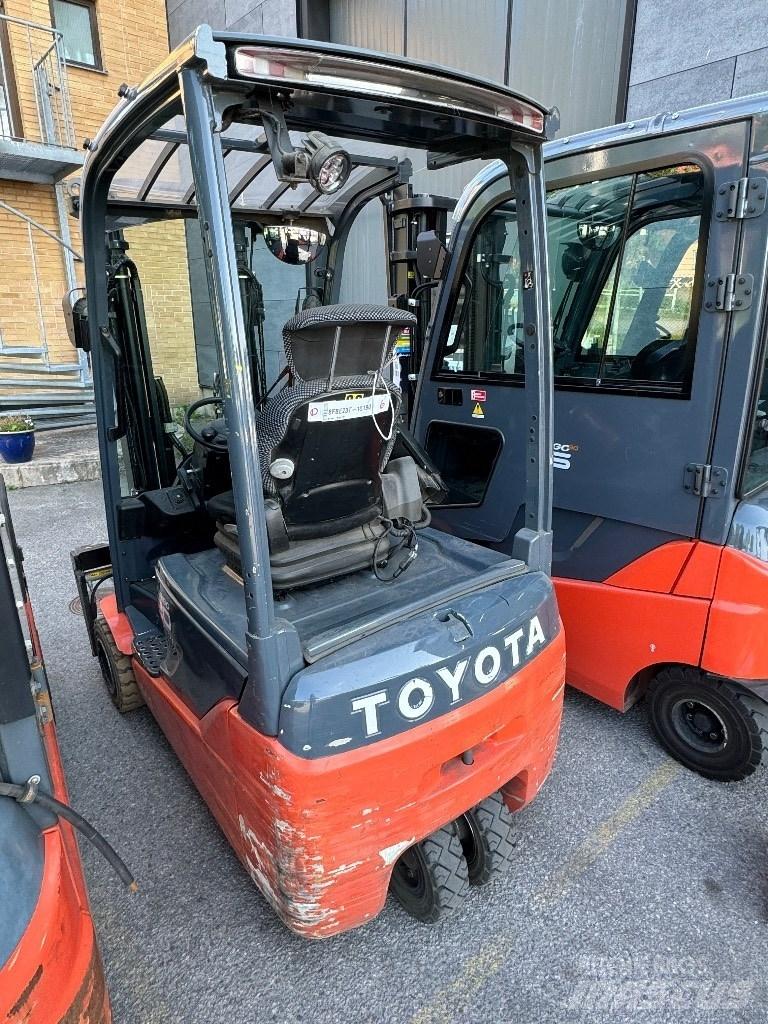 Toyota 8FBE20T Electric Forklifts