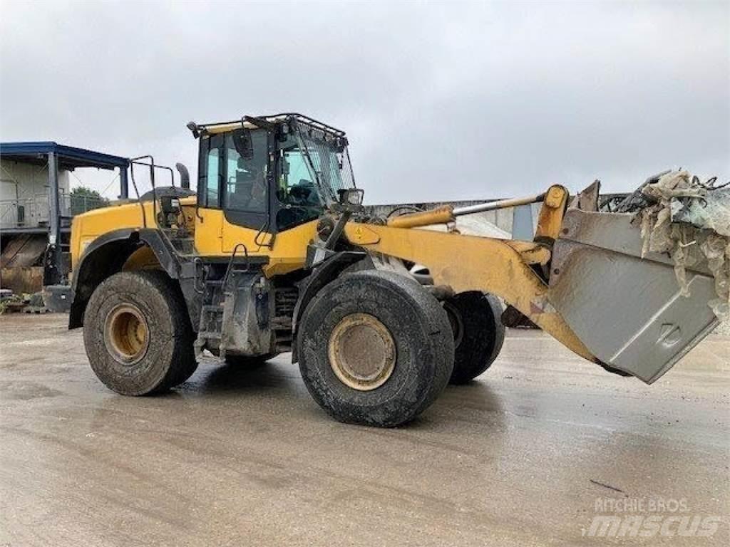 Komatsu WA 380--8E0 Wheel Loaders