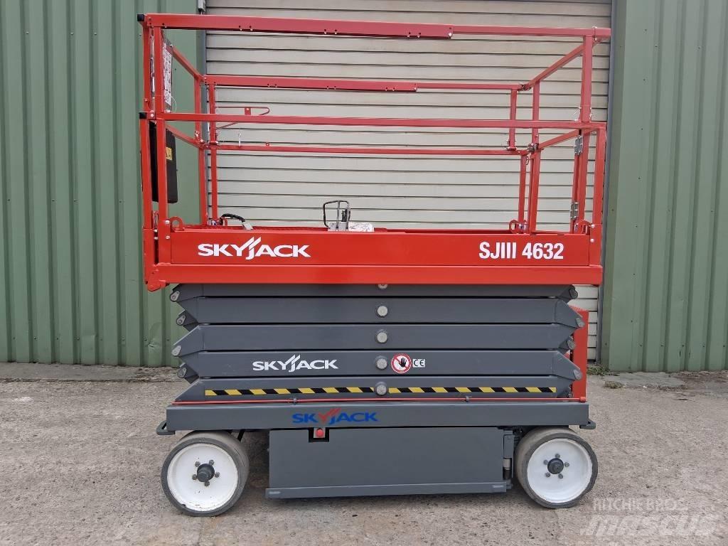 SkyJack SJ III 4632 Scissor Lifts