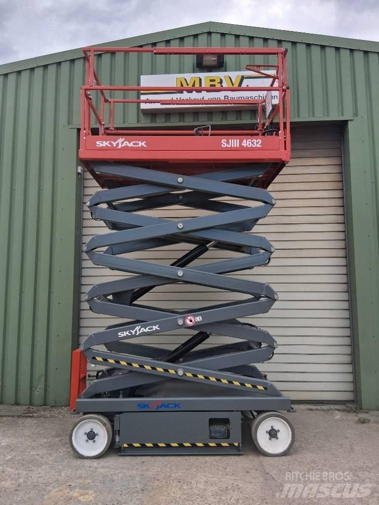 SkyJack SJ III 4632 Scissor Lifts