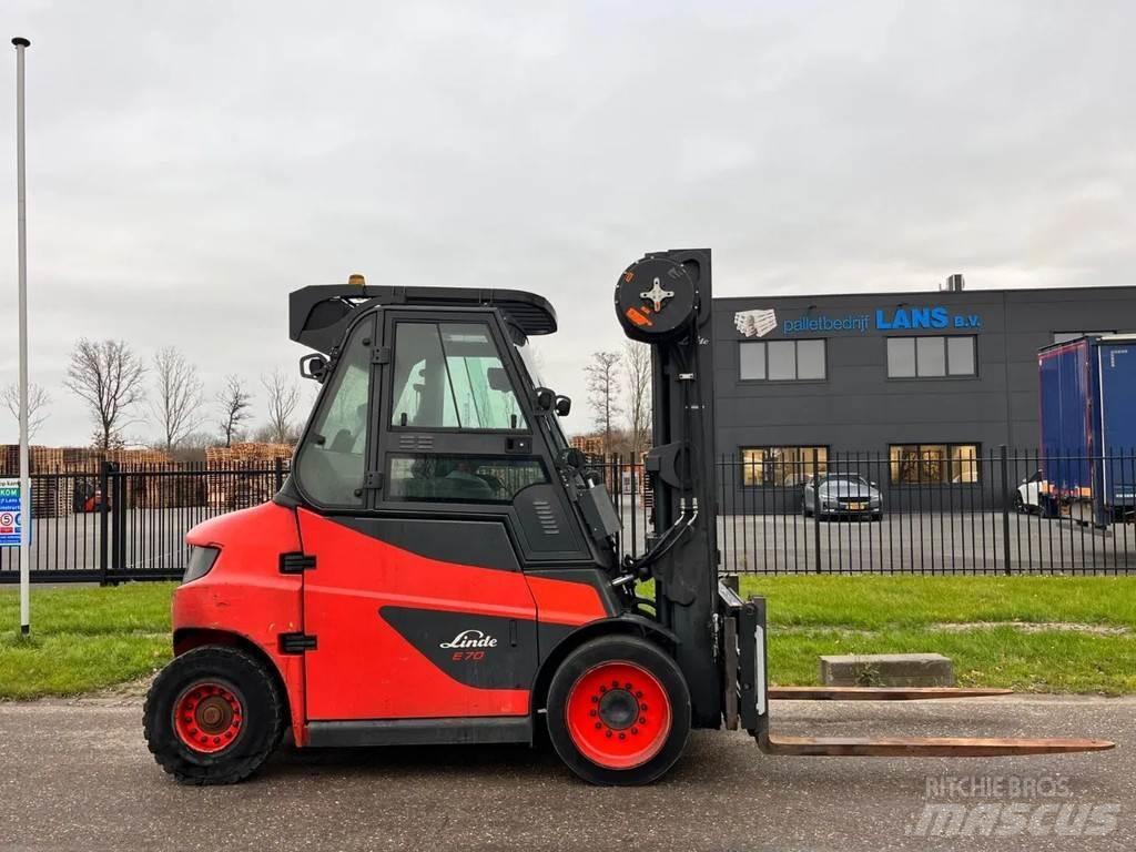 Linde E70-01 Electric Forklifts
