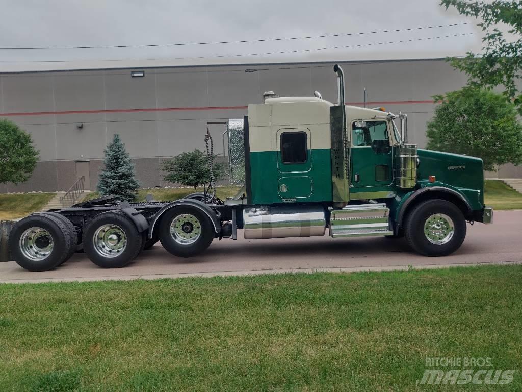 Kenworth T800 Conventional Trucks / Tractor Trucks