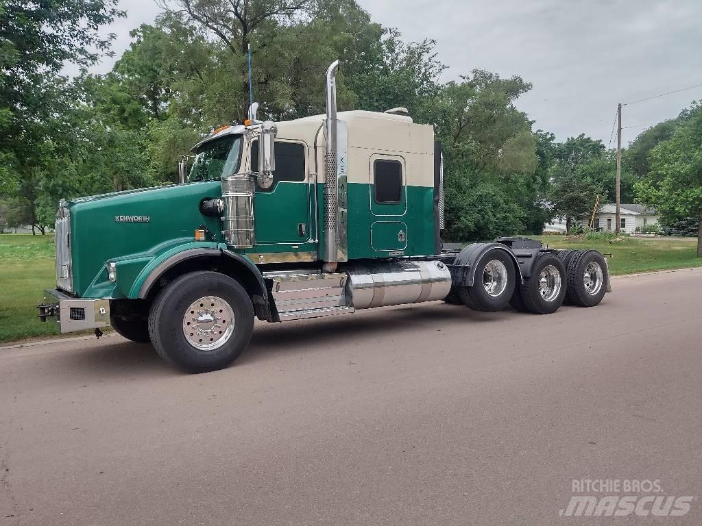 Kenworth T800 Conventional Trucks / Tractor Trucks