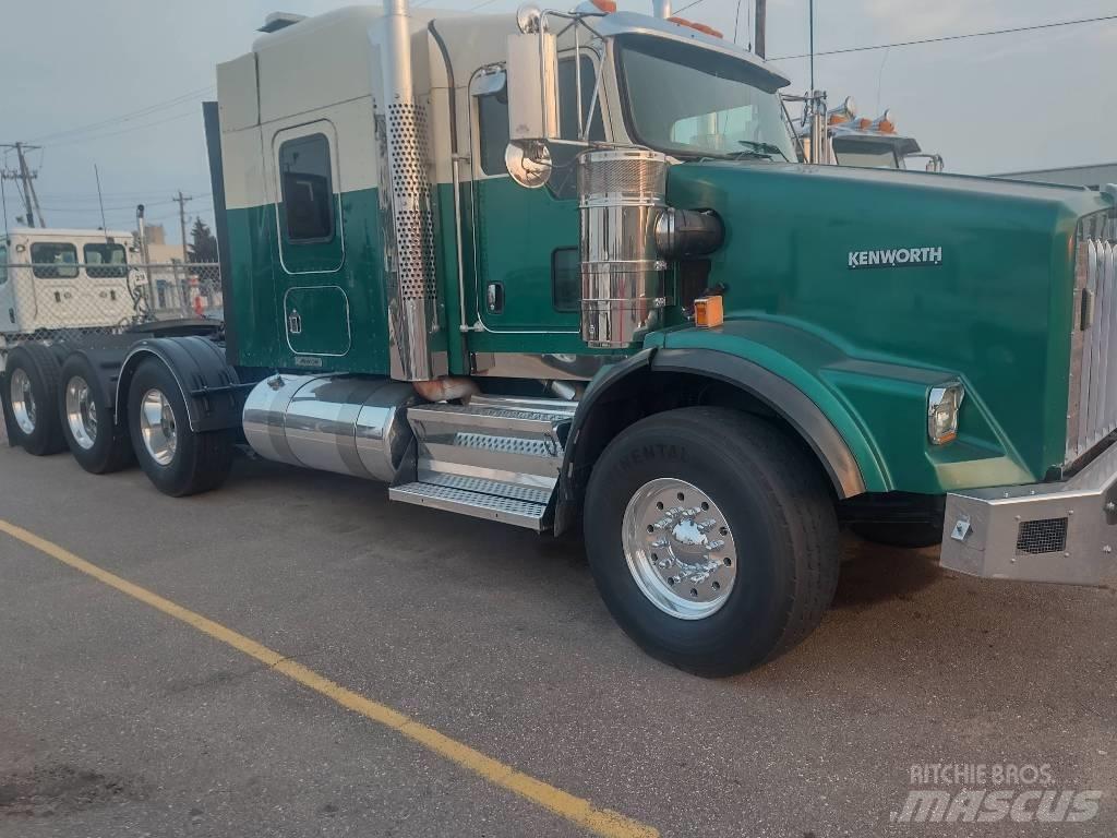 Kenworth T800 Conventional Trucks / Tractor Trucks
