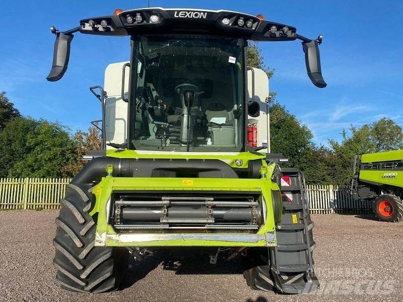 CLAAS LEXION 8600 Combine Harvesters
