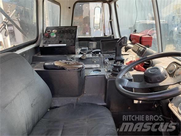 Autocar XPEDITOR Garbage Trucks / Recycling Trucks