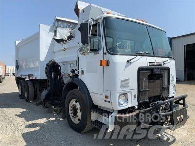 Autocar XPEDITOR Garbage Trucks / Recycling Trucks