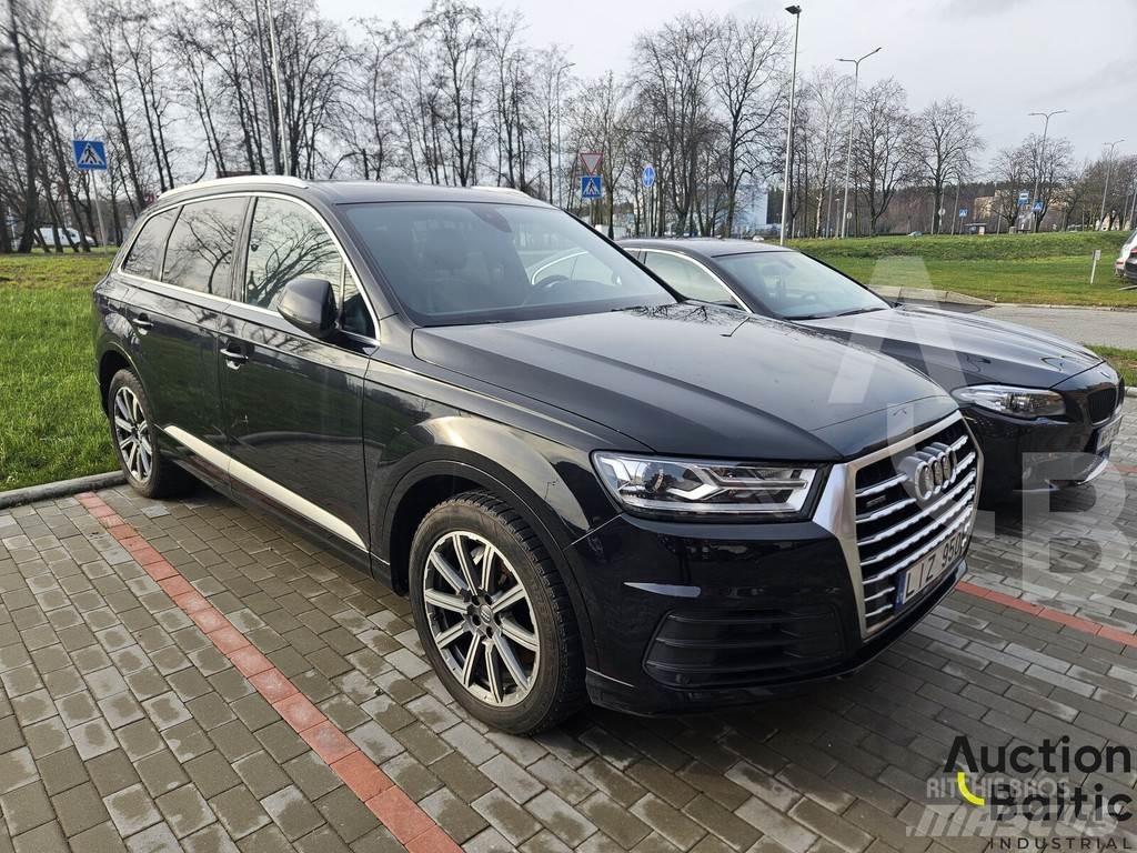 Audi Q7 Automobiles / SUVS