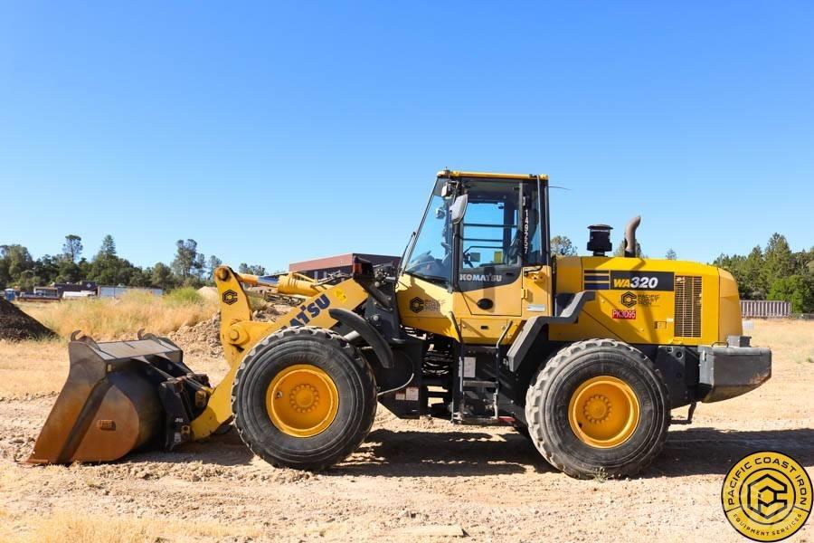 Komatsu WA 320-7 Wheel Loaders