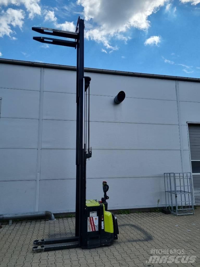 Clark SX 16 Electric Forklifts