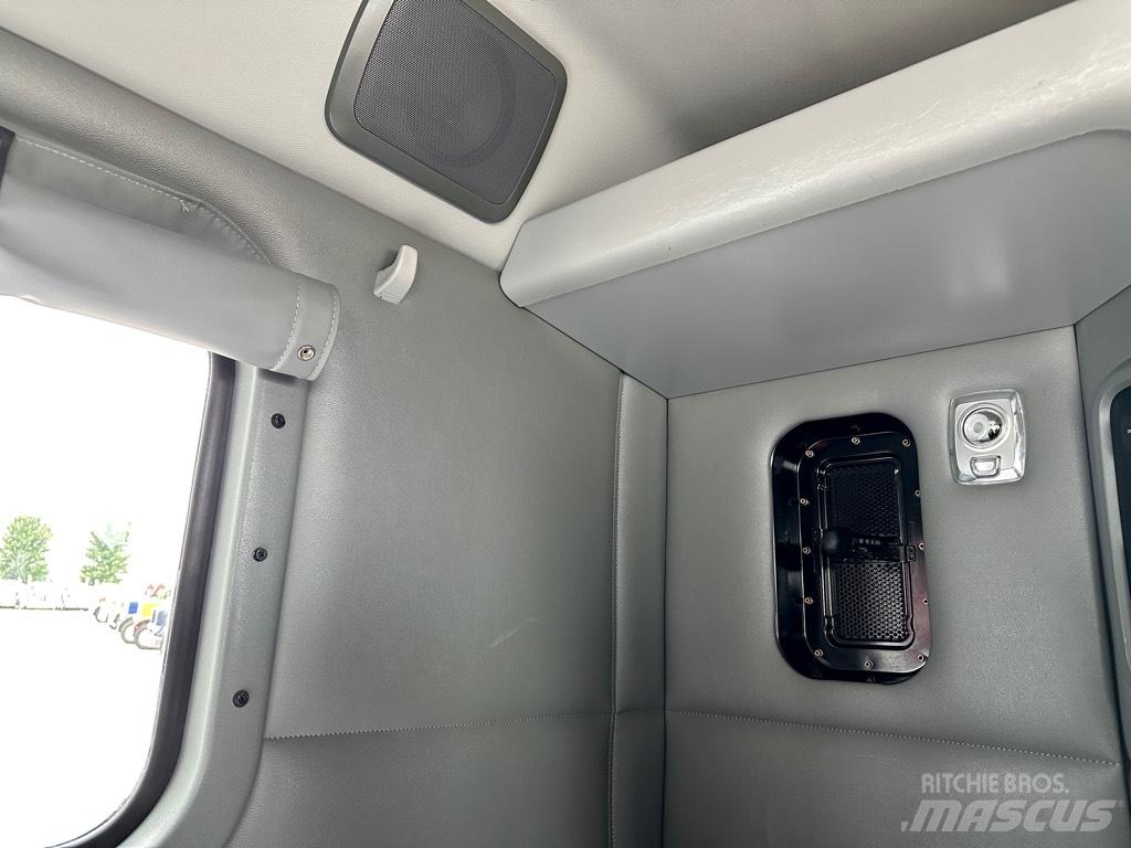Kenworth T880 Conventional Trucks / Tractor Trucks