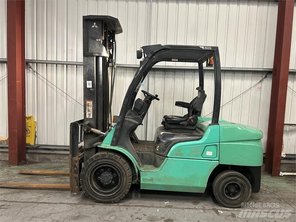 Mitsubishi FD35NT Diesel Forklifts