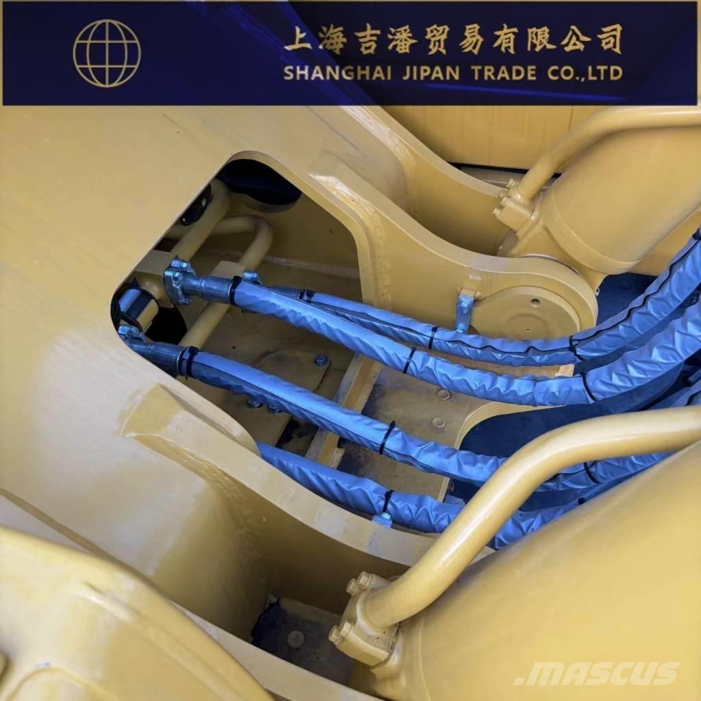 Komatsu PC 450 Crawler Excavators