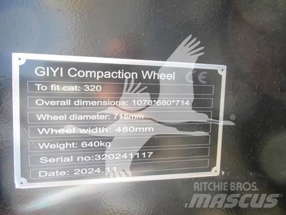  GIYI CAT 320 Tires, wheels and rims