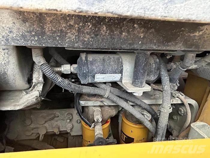 CAT 963D Wheel Loaders