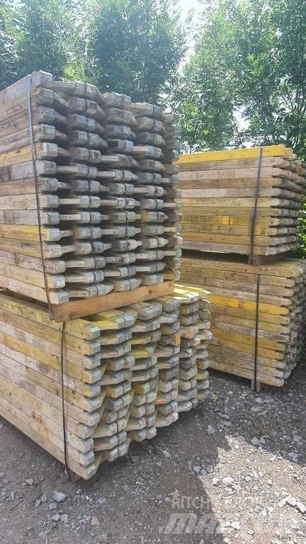 Peri GT24 Träger Scaffolding Equipment