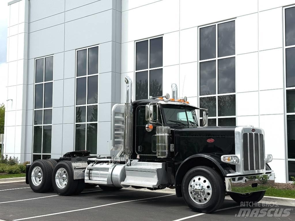 Peterbilt 389 Conventional Trucks / Tractor Trucks