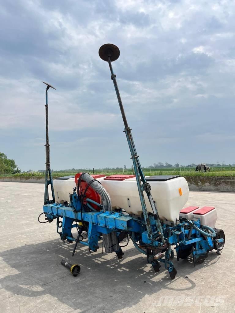 Monosem PNU Farm Drills