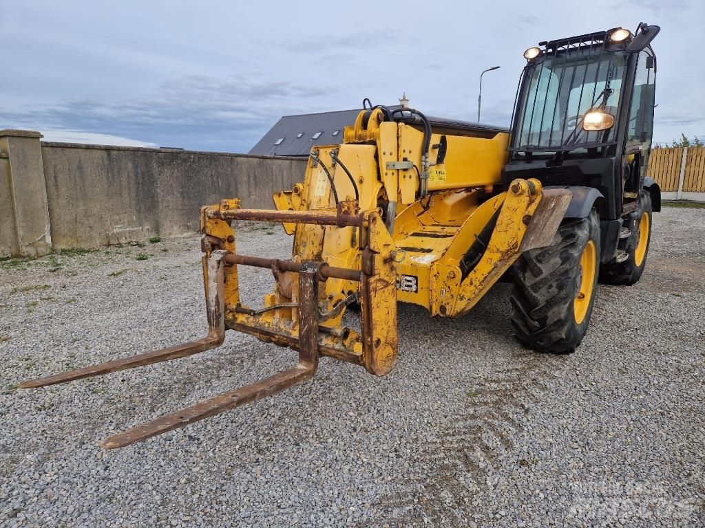 JCB 535-140 Telescopic Handlers